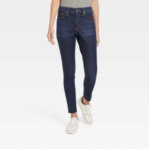Universal Threads Dark Wash Skinny Jeans